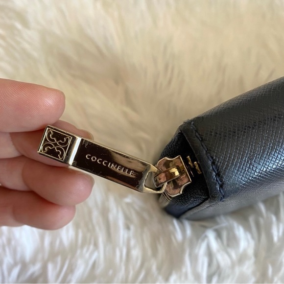 💙COCCINELLE wallet💙 - Picture 3 of 4